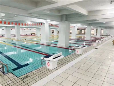 Startblock-Schwimmbad